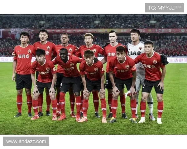 赛后分析：上海足球队与西安足球队的战术对决与表现评估