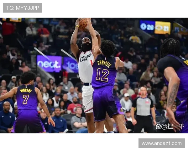 2018年骑士与快船精彩对决全场回放视频解析与战术分析