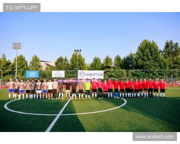 埃尔夫与厄齐松的较量：一场足球战术与激情的巅峰对决