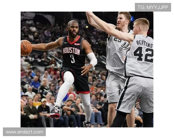 火箭队与马刺队激战正酣图文直播全程回顾与精彩瞬间分析