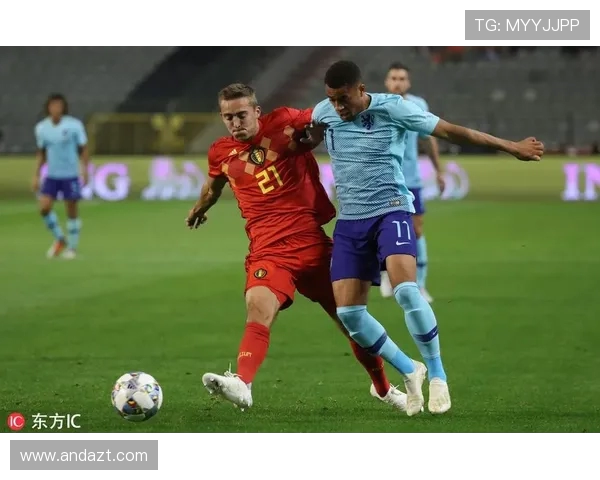 荷兰与意大利友谊赛精彩对决展现足球魅力与团队精神