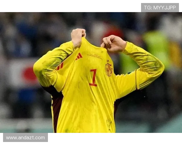 诺伊尔：从门线到传奇的守护者，如何书写自己的足球神话