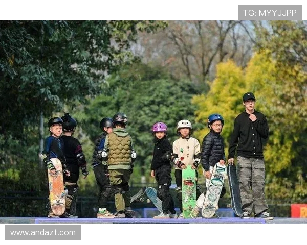 重庆滑板队的技术掌控与失误分析:一场精彩的滑板竞技之旅 重庆滑板队的技术掌控与失误分析:一场精彩的滑板竞技之旅