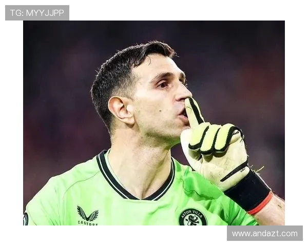 马丁内斯的传奇旅程：从新星崛起到足坛巨星的蜕变与挑战