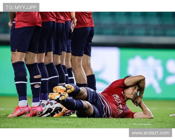 重庆羽毛球队在城市联赛中以71分稳居榜首展现强劲实力