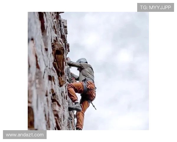 北京攀岩队节奏对比深度解析与训练策略探讨 北京攀岩队节奏对比深度解析与训练策略探讨